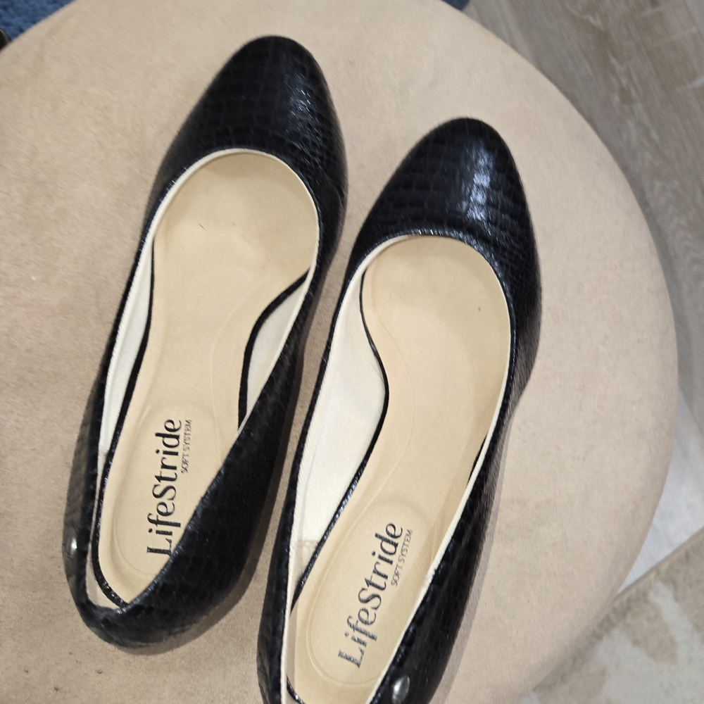 Life Stride Black Textured Heels